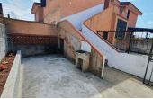 Scalea, porzione di villa quadrifamiliare con giardino