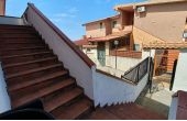 Scalea, porzione di villa quadrifamiliare con giardino