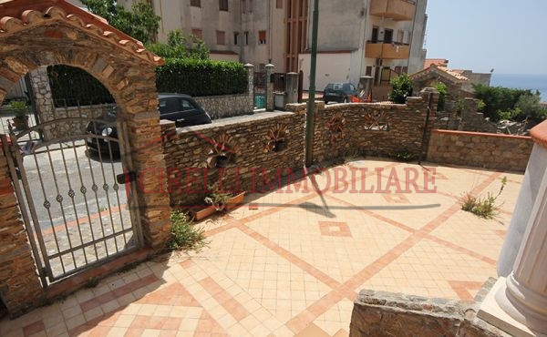 Scalea, villa on 3 floors